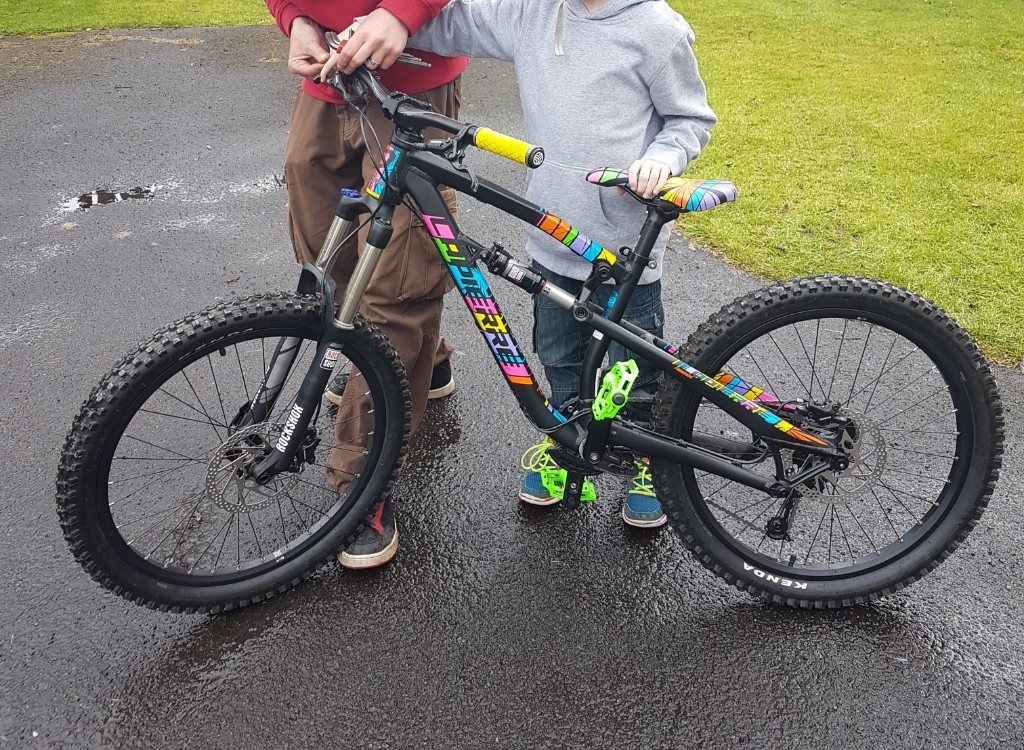 junior downhill bike